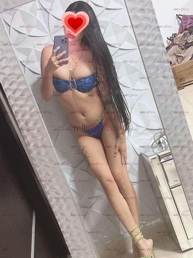 FOTOS DE CHANEL 20 AÑITOS BONITA Y COMPLACIENTE CACHONDA Y ESTRECHA