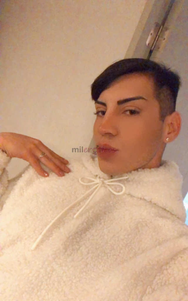 Joven muy simpatico jugueton muy sexy de test blanca lampino limpiecito siempre con rico olor muy higienico dispuesto a cumplir todas tus fantasias mo...