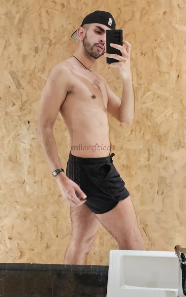 1 90 de altura chileno full caliente sea directo con lo que quiere macho activo dotadopico grande y grueso venoso 24 cmmorboso caliente 100 buena erec...