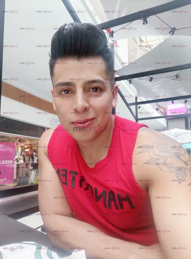 FOTOS DE MODELO VARONIL ATLÉTICO CULÓN Y COMPLACIENTE EN TODO