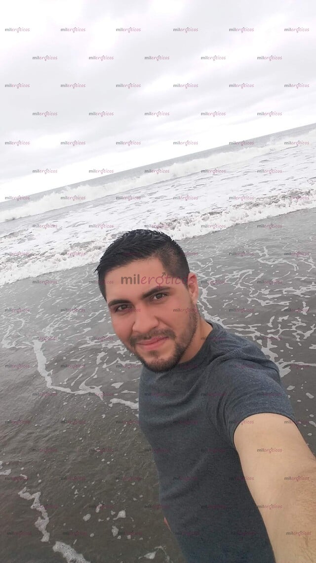 FOTOS DE CHICO JOVEN Y APUESTO CON BUEN PORTE Y ESTATURA COMPLACIENTE DAMAS