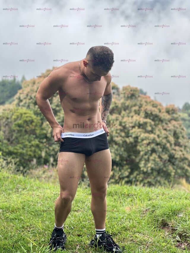 FOTOS DE JOVEN COLOMBIANO DISPONIBLE POR ÚLTIMO DÍA