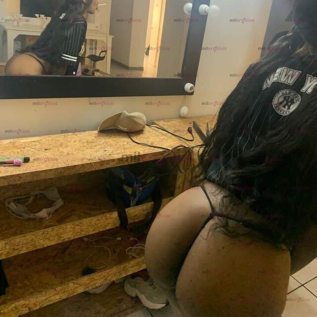 FOTOS DE NEGRA JOVEN PIEL SUAVE LINDO COLOR, CULO APRETADO, VERGA DE 22CM LARGA Y GRUESA