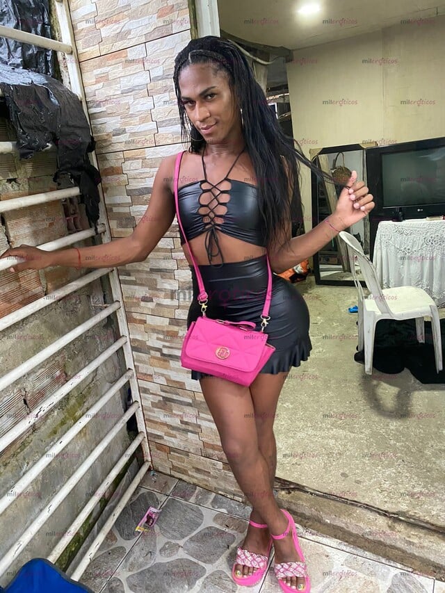 FOTOS DE NEGRA DE CULO GRANDE LLÁMAME PARA TENER EL GUSTO DE ATENDERTE SOLO CHICOS SOLVEN