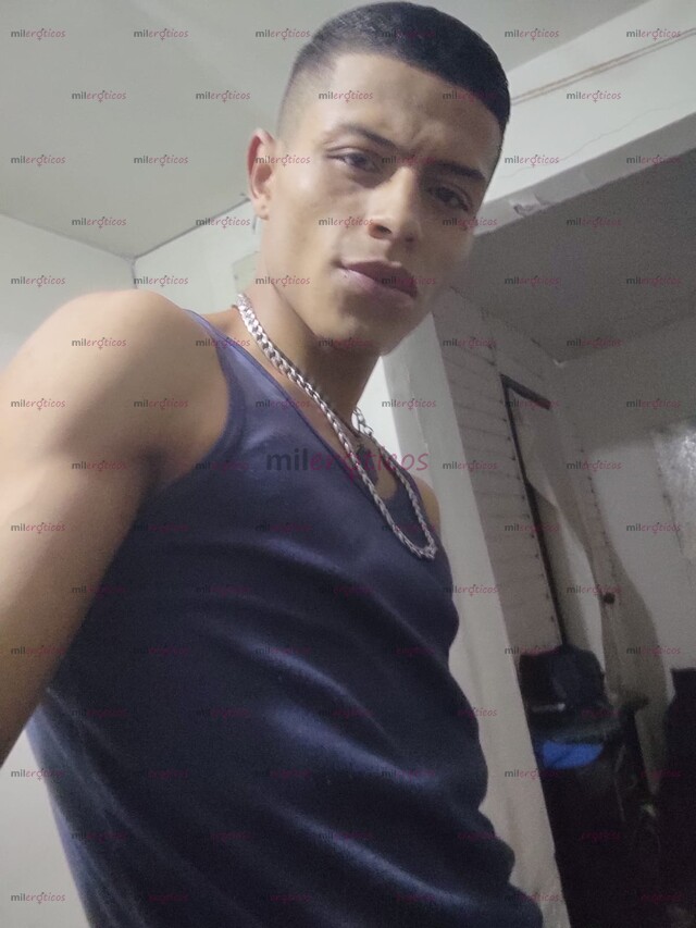 FOTOS DE CHICO CALIENTE COMPLACIENTE.....................................................