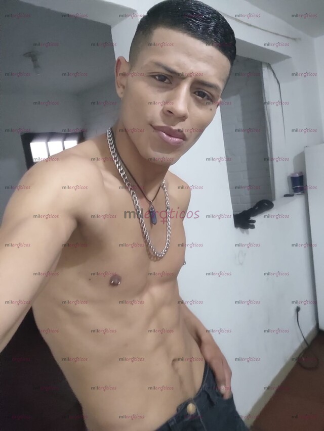 FOTOS DE CHICO CALIENTE COMPLACIENTE.....................................................