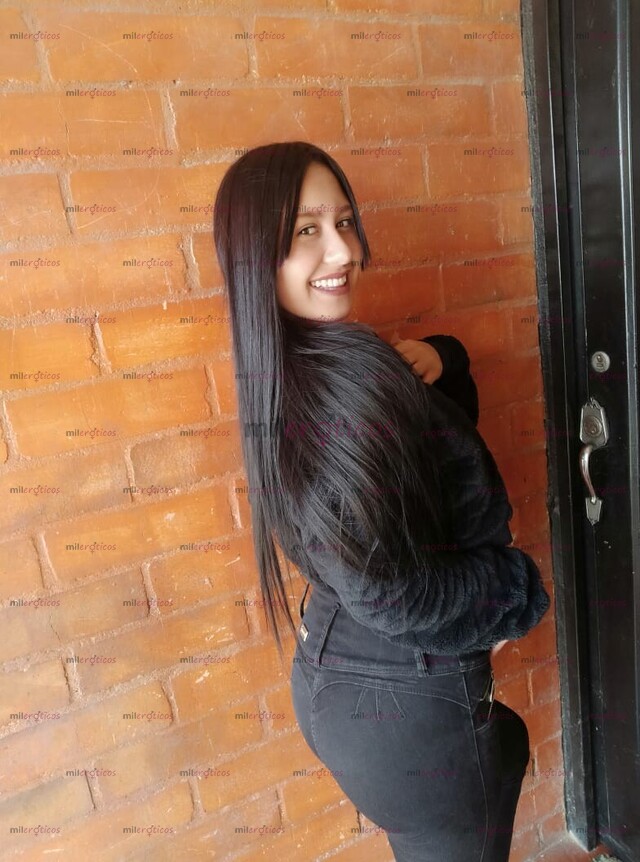 FOTOS DE SOY DANIELA, TENGO 20 AÑOS, JOVEN UNIVERSITARIA CON CUERPO HERMOSO