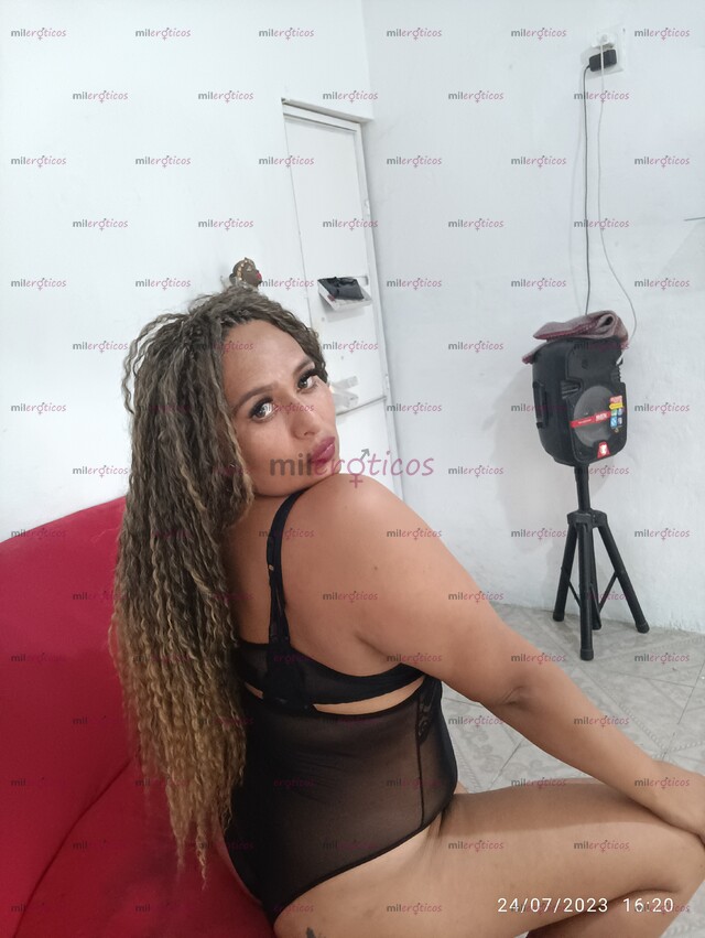 FOTOS DE SOY UNA PUTA SÚPER CALIENTE CACHONDA ESPERANDO A QUE ME ABRAS EL CULO