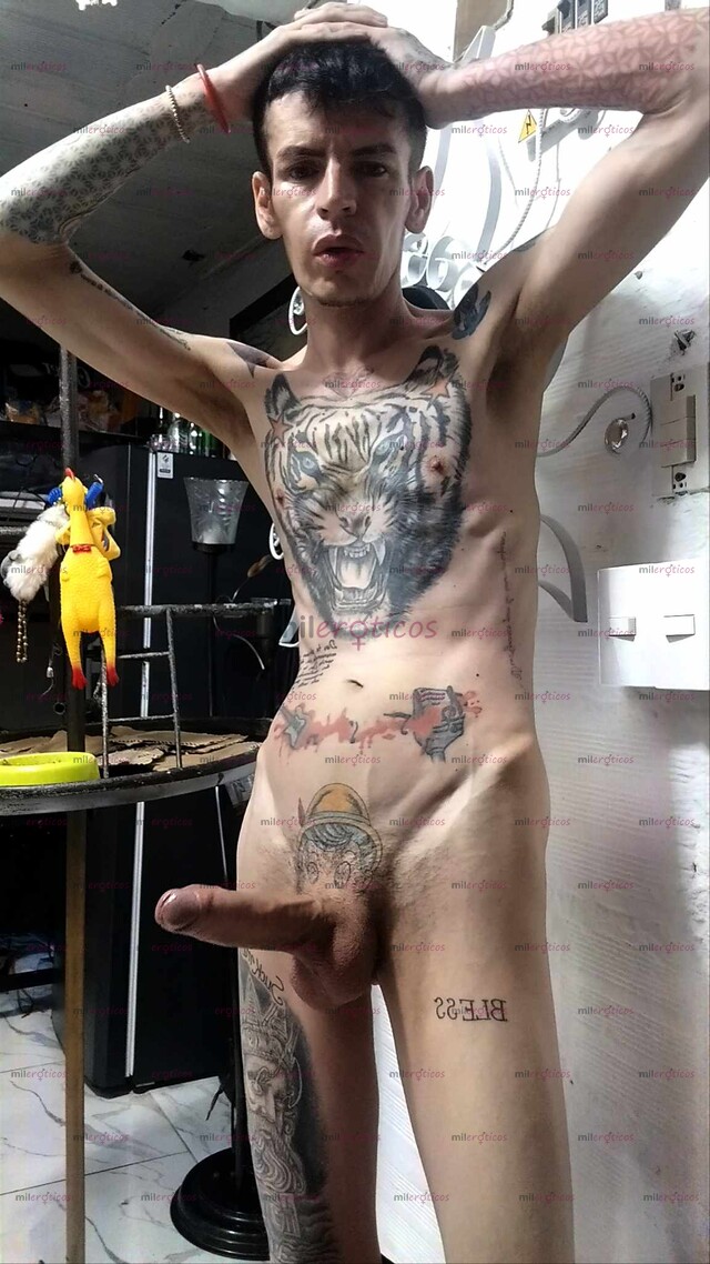 FOTOS DE FLACO VERGON LECHERO MORBOSO ACTIVO ADICTO AL CULO A LOS BESOS CARICIAS