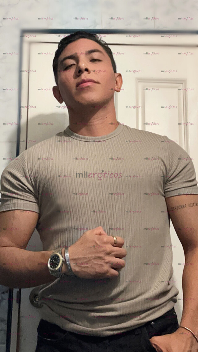 FOTOS DE JULIAN HETEROSEXUAL, HOMBRE ATLÉTICO, VARONIL