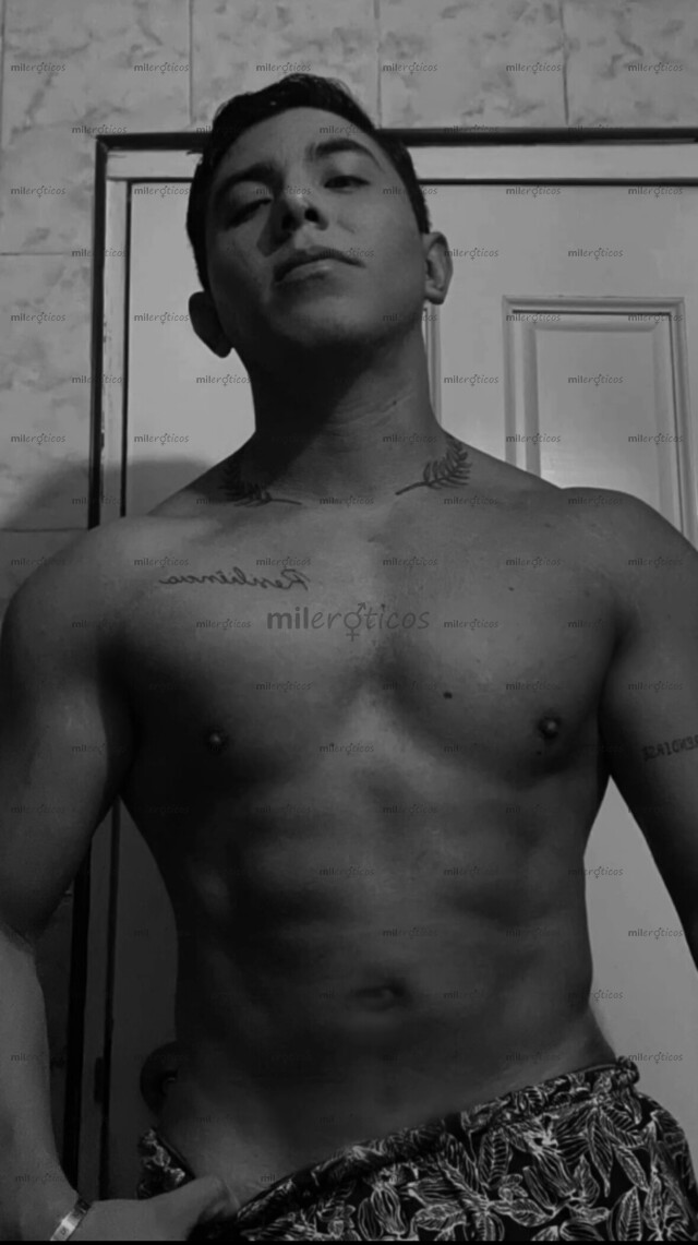 FOTOS DE JULIAN HETEROSEXUAL, HOMBRE ATLÉTICO, VARONIL