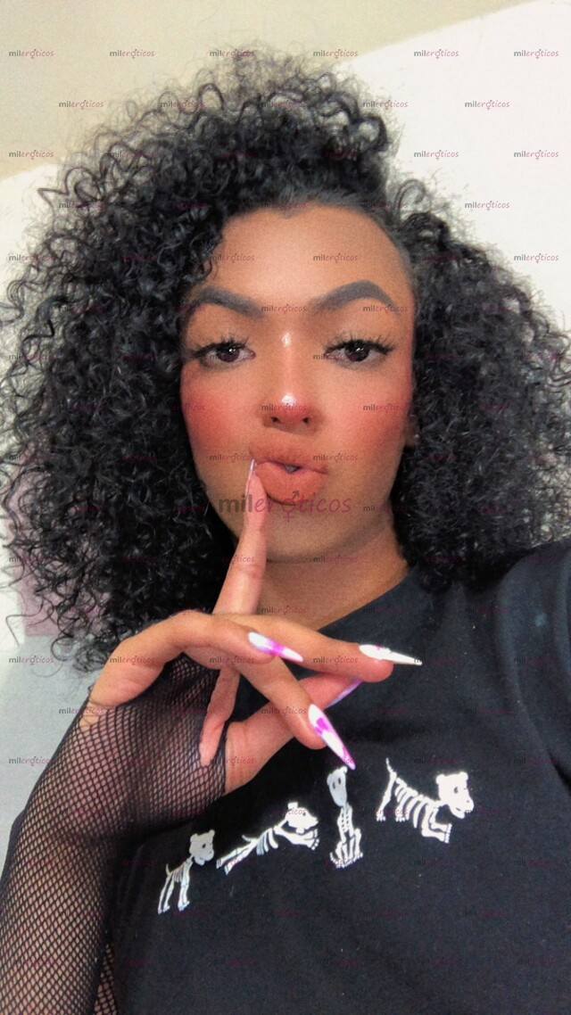 FOTOS DE MORENITA CALIENTE CON GANAS DE COMPLACER