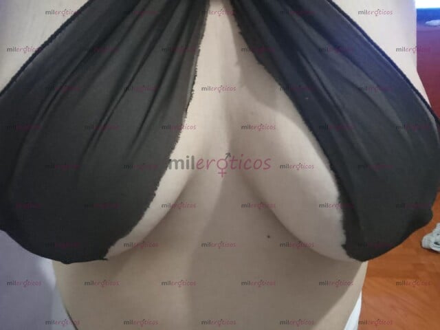 FOTOS DE HERMOSA GORDIBUENA DE PIEL BLANCA MUY COMPLACIENTE TRATO DE NOVIOS BESOS Y CACHO