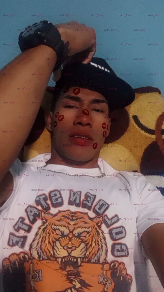 FOTOS DE VENEZOLANO CON 23 AÑOS DISPUESTO PARA TODO