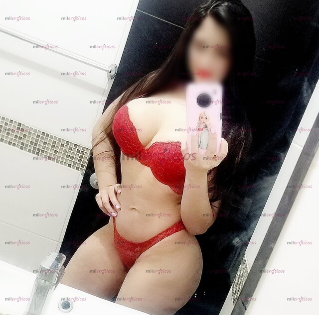 FOTOS DE LINDA CHICA DE 23 AÑOS CON SEXYS CURVAS Y GRANDE COLA