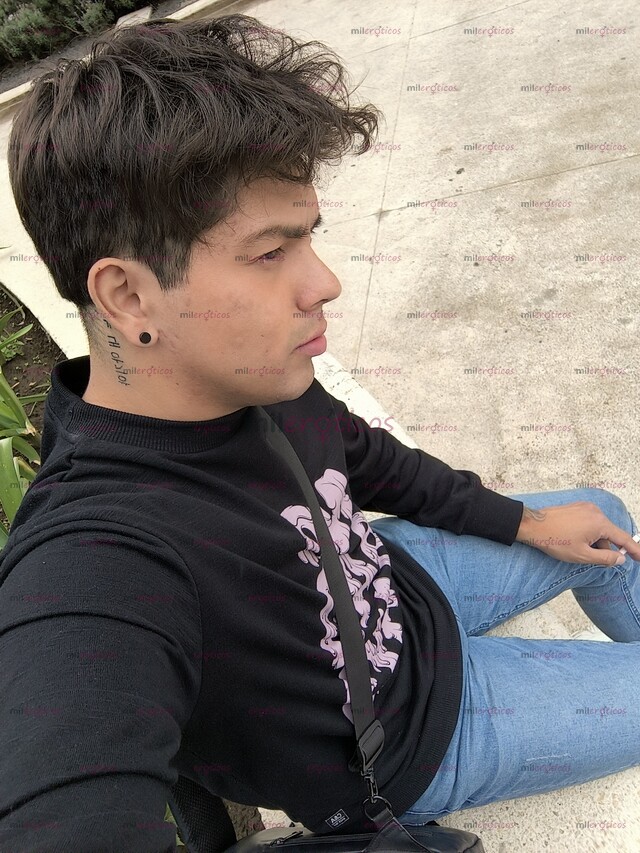 FOTOS DE CHAVITO TATUADO ENTRON WUARRO CACHONDO SÚPER ENTRON EN LA CAMA