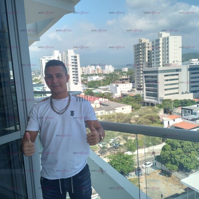 FOTOS DE PRONTO EN TU CIUDAD DURO Y LECHOSOS LLAMAME, FIESTA FULL MORBO.