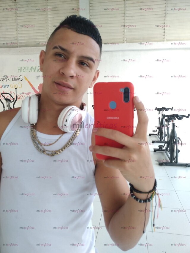 FOTOS DE DISPONIBLE 24 HORAS TENDO SITIO PARA PASARLA RICO 22CM