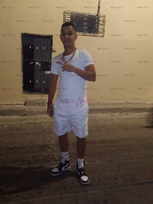 FOTOS DE DISPONIBLE SCORT NUEVO EN TU CIUDAD MACHO HETERO