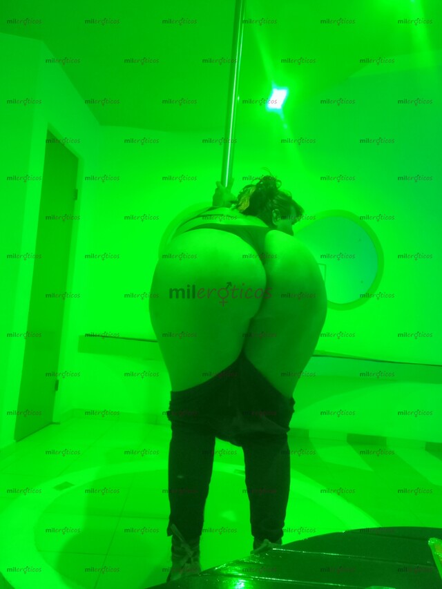 FOTOS DE SOY ALTA CADERONA NALGONA INSACIABLE ME GUSTA COMPLACER A MI MACHO DAME LECHE