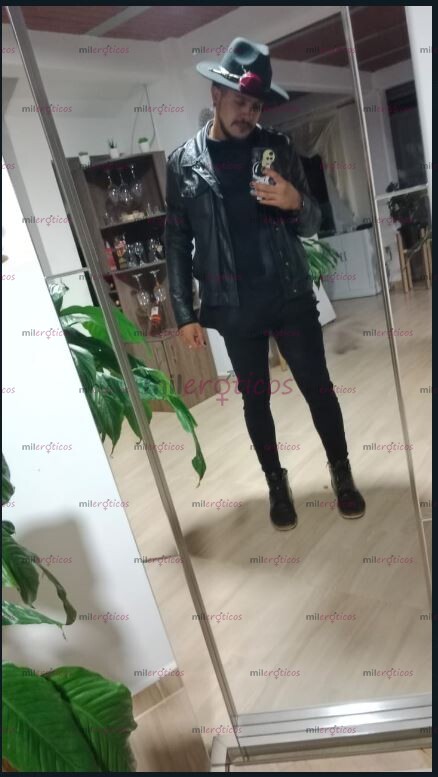 FOTOS DE HOW ABOUT I JOIN YOU FOR A WHILE, LET