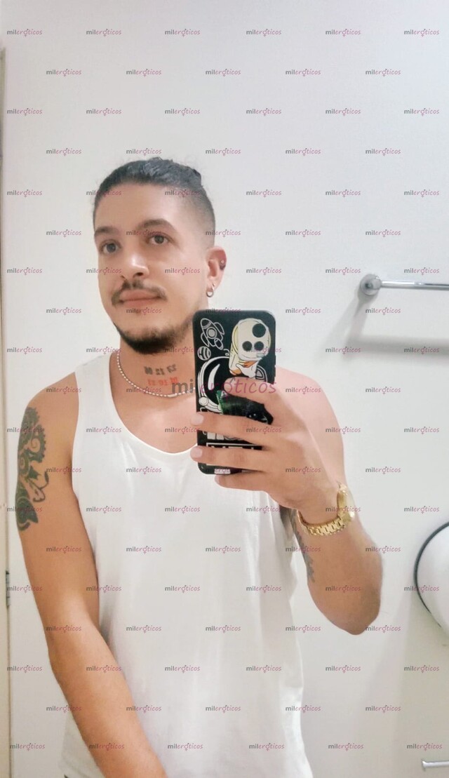 FOTOS DE HOW ABOUT I JOIN YOU FOR A WHILE, LET