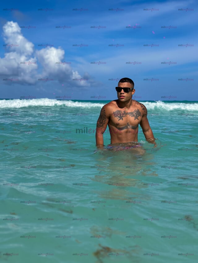 FOTOS DE MACHO TATUADO CUERPO ATLÉTICO VERGÓN DOMINANTE POCOS DÍAS EN TU CIUDAD