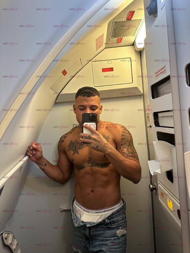 FOTOS DE MACHO TATUADO CUERPO ATLÉTICO VERGÓN DOMINANTE POCOS DÍAS EN TU CIUDAD