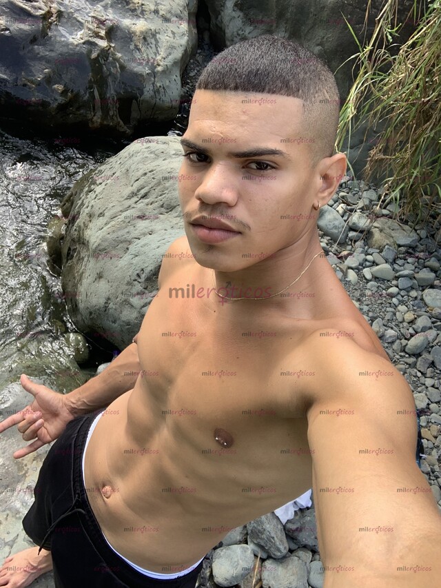 FOTOS DE JOVEN DE 25 AÑOS, FULL MORBOSO Y COMPLACIENTE