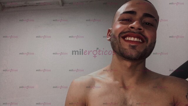 FOTOS DE JOVEN VERGON ARRECHO DESEOSO ATENCIÓN A MUJERES SOLAS.