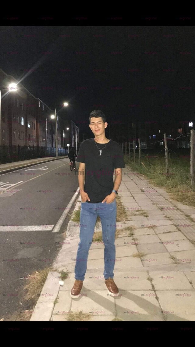 FOTOS DE MATEO ESTOY AQUI PARA CUMPLIR TUS FANTASÍAS Y VOLVERTE ADICTO A MI
