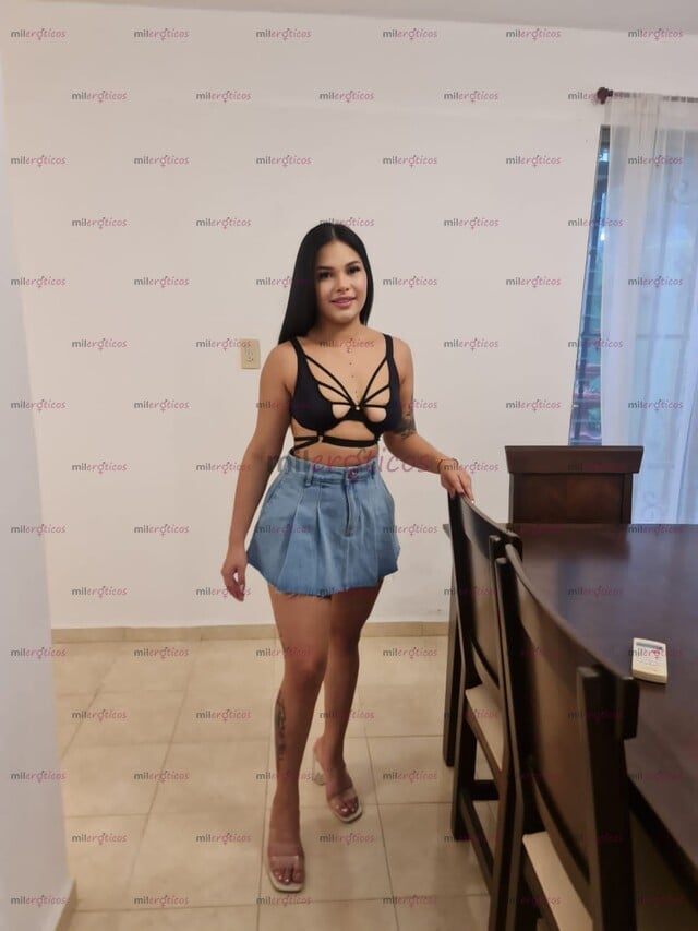 FOTOS DE AMOR SOY VIOLETA LINDA VENEZOLANA DE 21 AÑOS ESTUDIANTE PRIMERA VEZ EN CANCUN.