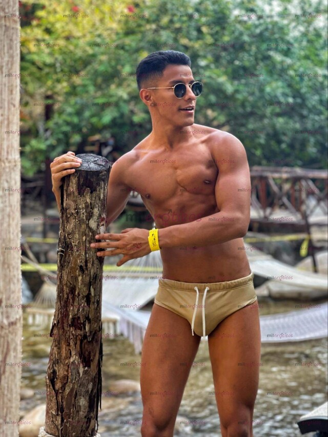 FOTOS DE GUAPO COLOMBIANO CON 23 CENTÍMETROS DE PODER