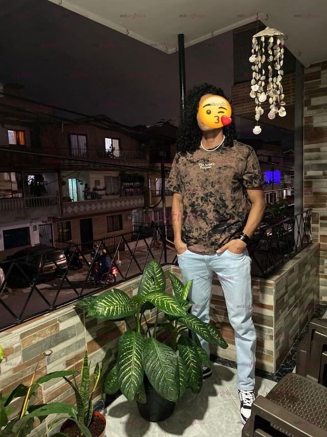 FOTOS DE ACTIVO. MÁS QUE DOLOR, PLACER. MÁS QUE SEXO, COMPAÑIA
