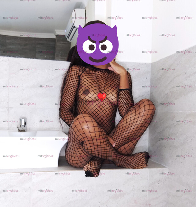 FOTOS DE FLACA ARRECHA DE 18 AÑITOS , VEN COJEME RICO