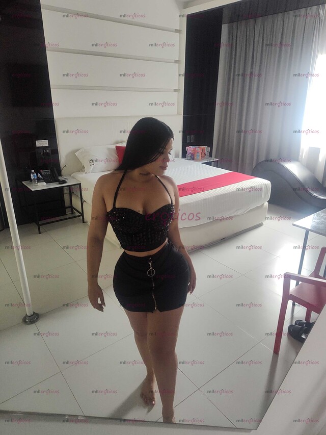 FOTOS DE MI PIEL ES BLANCA Y SUAVE DIGNA DE UNA PRINCESITA DE CUENTO