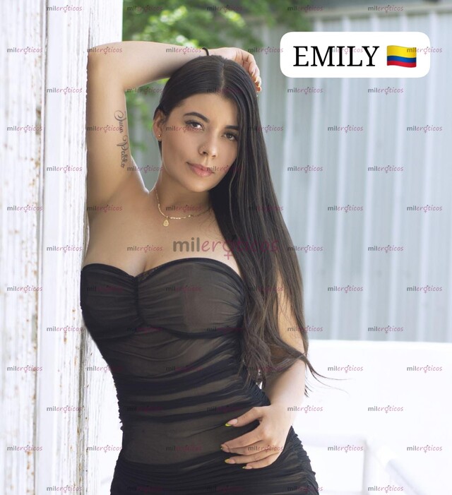 FOTOS DE EMILY COLOMBIANA UNA CHICA RELAJADA Y DIVERTIDA LLAMAME