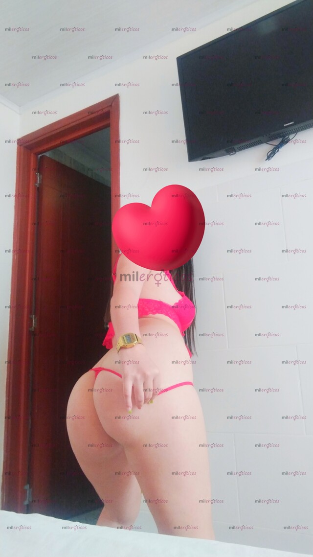 FOTOS DE HÚMEDA ESTRECHA Y DESESPERADA POR UNA BUENA SESIÓN DE PLACER POCOS DÍAS AMOR