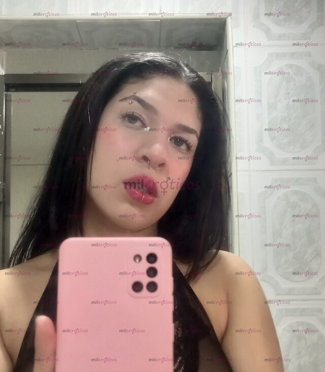 FOTOS DE HOLA MIS AMORES SOY UNA CHICA MUY DIVERTIDA ME ENCANTA PASARLA BIEN TENGO 18 AÑI