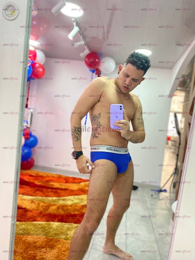 FOTOS DE HOLA ME LLAMO CHRISTOPHER ESTOY DISPONIBLE PARA TI