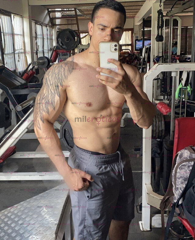 FOTOS DE COLOMBIANO DE GYM CON POLLA GRANDE RECIÉN LLEGADO