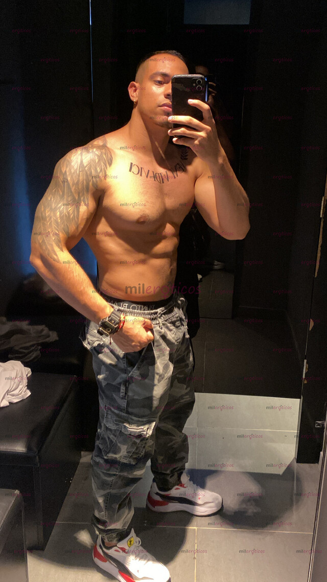 FOTOS DE COLOMBIANO DE GYM CON POLLA GRANDE RECIÉN LLEGADO