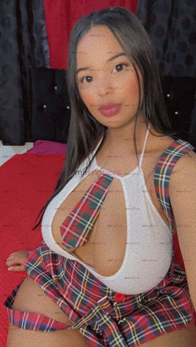 FOTOS DE LUNA JOVENSITA PELINEGRA CULONCITA LINDA CARITA