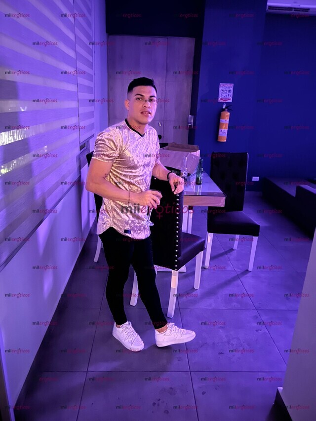FOTOS DE CHICO DESCOMPLICADO DISPUESTO A COMPLACER TUS FANTASÍAS ERÓTICAS
