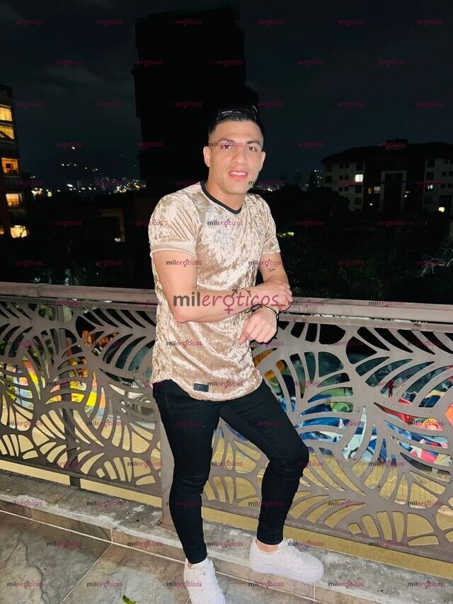 FOTOS DE CHICO DESCOMPLICADO DISPUESTO A COMPLACER TUS FANTASÍAS ERÓTICAS