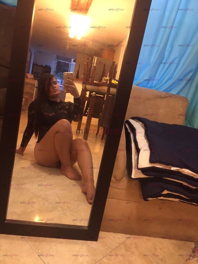 FOTOS DE MIA, NINFÓMANA TODA UNA PERRA EN LA CAMA RICAS NALGAS