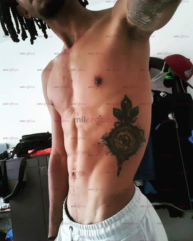 FOTOS DE HOLA MI NOMBRE ES ADRIÁN, UN CHICO MORENO ALTO CON UN BUEN PAQUETE SOLO MUJERES