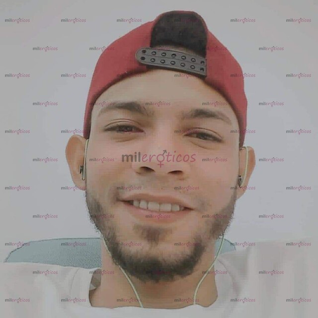FOTOS DE HOLA MI NOMBRE ES ADRIÁN, UN CHICO MORENO ALTO CON UN BUEN PAQUETE SOLO MUJERES