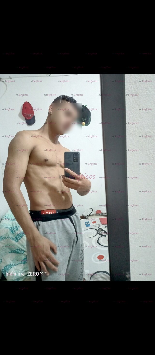 FOTOS DE CHICO COMPLACIENTE EN LA CIUDAD DE MEDELLÍN