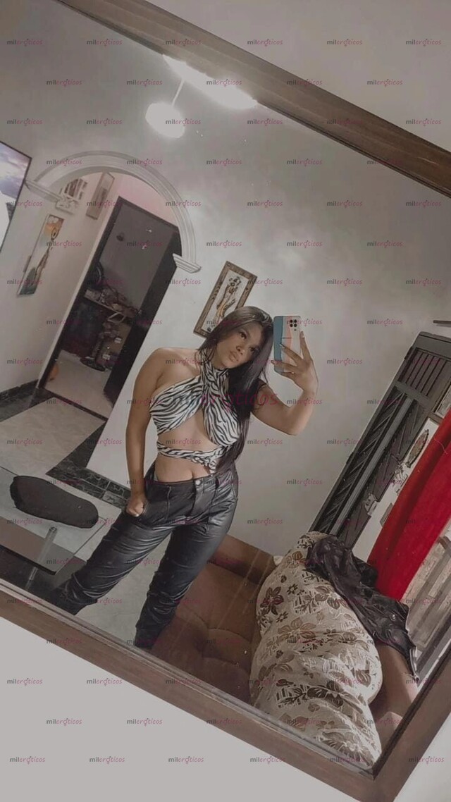 FOTOS DE CARISMATICA, COMPLACIENTE Y CACHONDA COLOMBIANA DE SENOS GRANDES